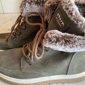 Cougar Storm Suede Boots with Fur Trim